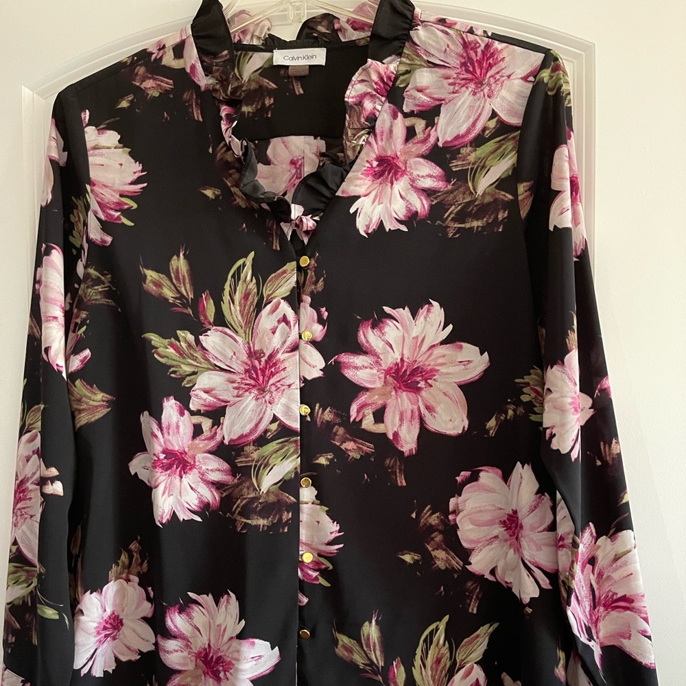 Gorgeous Calvin Klein Blouse